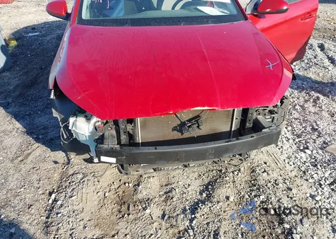 2019 Hyundai Elantra Sel z USA, uszkodzony, nr VIN 5NPD84LF8KH467559